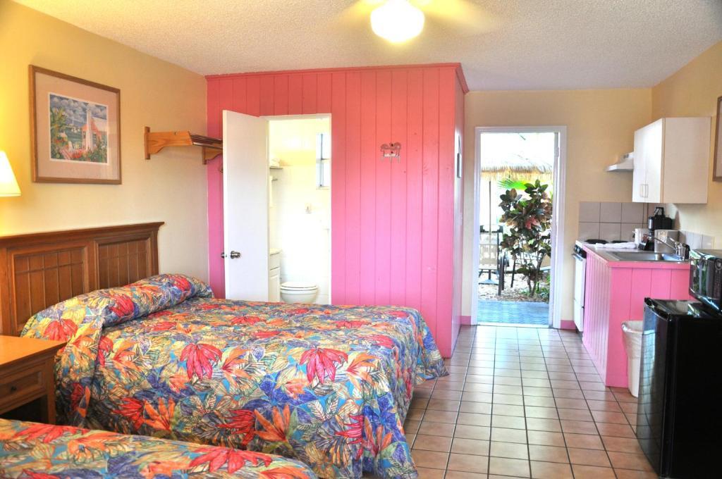 By The Beach Motel - Cocoa Beach Room photo