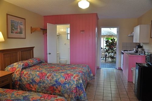 By The Beach Motel - Cocoa Beach Exterior photo