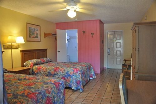 By The Beach Motel - Cocoa Beach Exterior photo