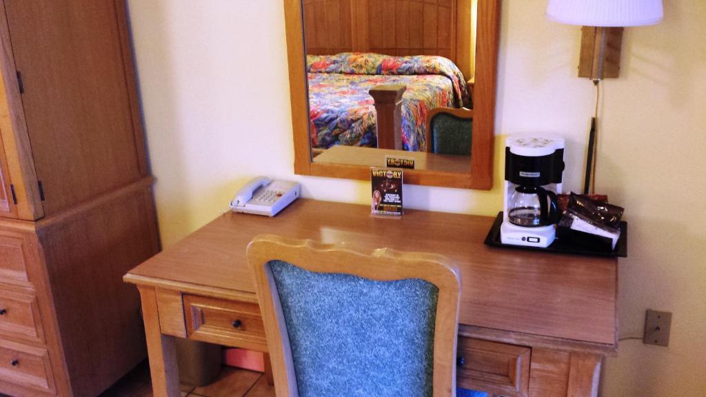 By The Beach Motel - Cocoa Beach Room photo